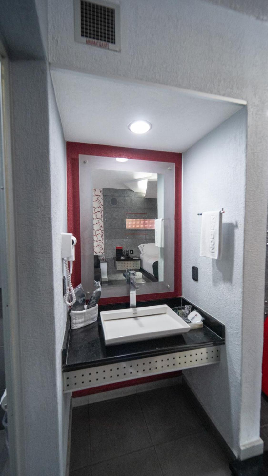 Kuboz Motor Hotel Zapopan Dış mekan fotoğraf
